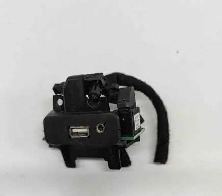 Porsche Cayenne (92A) AUX in-socket connector 7PP035727B