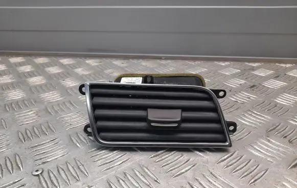 Audi A8 S8 D4 4H Dashboard side air vent grill/cover trim 4H1820902A