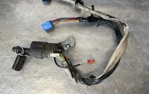 Citroen C5 Ignition lock 9632897680