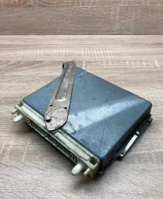 Volvo S70 V70 V70 XC Engine control unit/module ECU 0281001592 17390770 P01270297