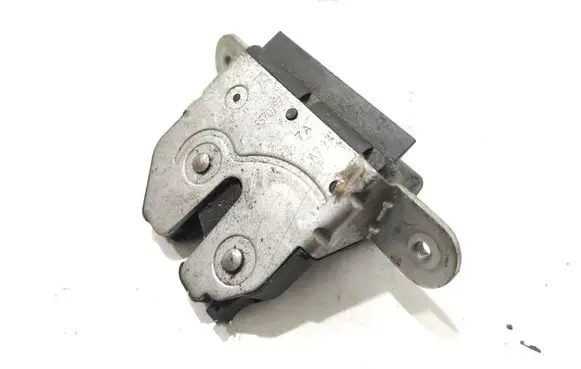 Opel Corsa D Tailgate/trunk/boot lock/catch/latch 55701971