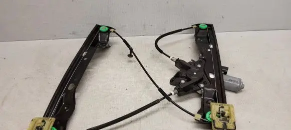 Ford Focus ST Front door window regulator with motor 924755108 BM51A23201 924128104