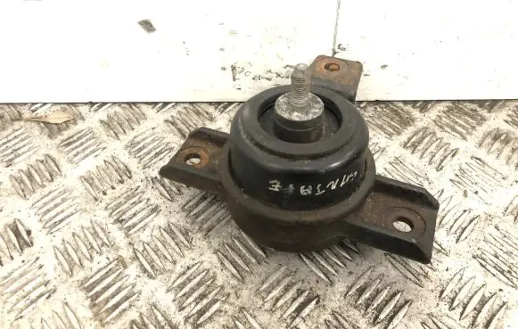 Hyundai Santa Fe Engine mounting bracket 218122B500