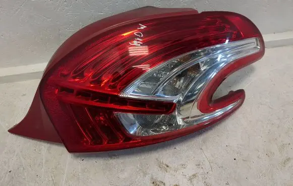 Peugeot 208 Rear/tail lights