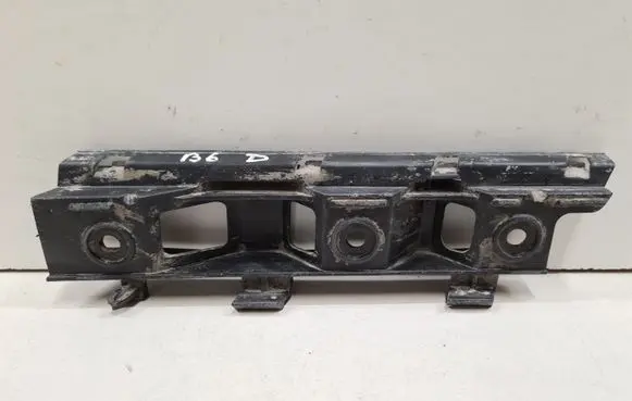 Volkswagen PASSAT B6 Front bumper mounting bracket 3C0807184