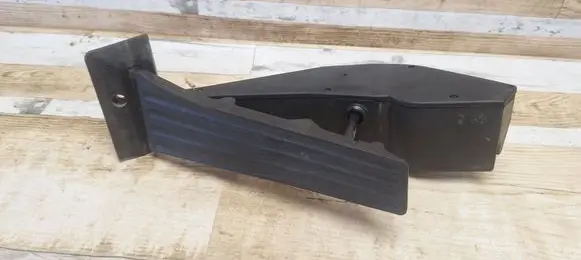 BMW 1 E81 E87 Accelerator throttle pedal 6772646 25916010 250806