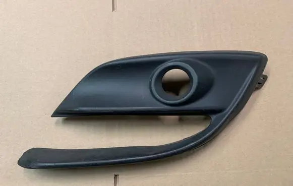 Mazda 3 III Front fog light trim/grill B63C50C11RH B63C50C11 K3006