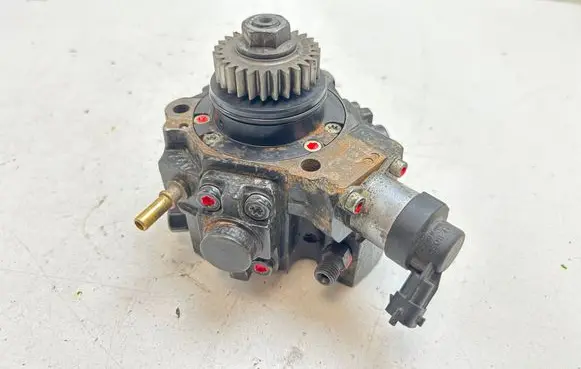 Renault Laguna III Fuel injection high pressure pump H8201045496