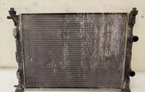 Renault Megane II Coolant radiator 8200115542