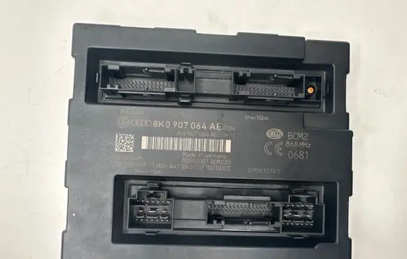 Audi A4 S4 B8 8K Comfort/convenience module 8K0907064AE 00002001