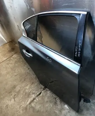 Infiniti Q50 Rear door