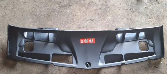 Mercedes-Benz C W204 Radiator trim A2045000255 577373