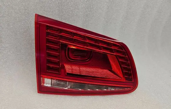Volkswagen Touareg II Tailgate rear/tail lights 7P6945307 90011072