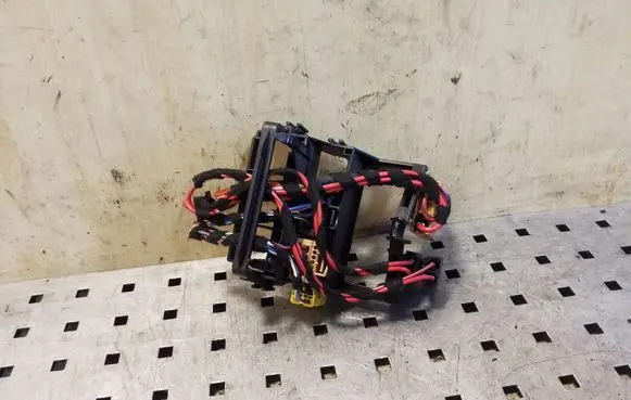 Audi Q5 SQ5 Fuse module 8D0937083
