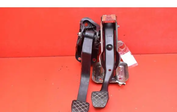 Volkswagen Golf Plus Accelerator throttle pedal 1K1721059ES
