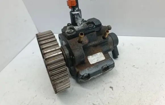 Peugeot 607 Fuel injection high pressure pump 0445010021