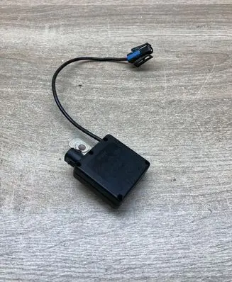 BMW X5 E53 Antenna control unit 8380945 162684