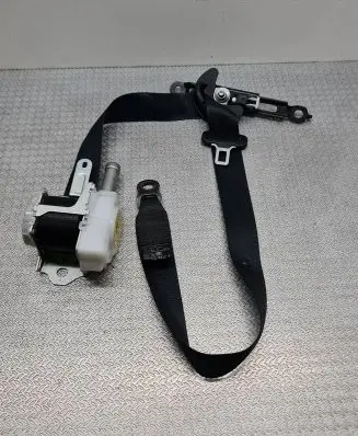 Toyota Prius (XW50) Front seatbelt 7X3160P 088429 067797