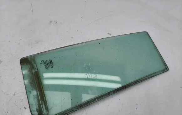 Ford Grand C-MAX Rear vent window glass 
