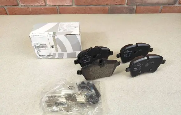 Mini One - Cooper Coupe R56 Brake pads (front) 6778320 6770251
