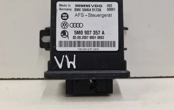 Volkswagen Touran I Light module LCM 5M0907357A 5WK49172B 509200700010052