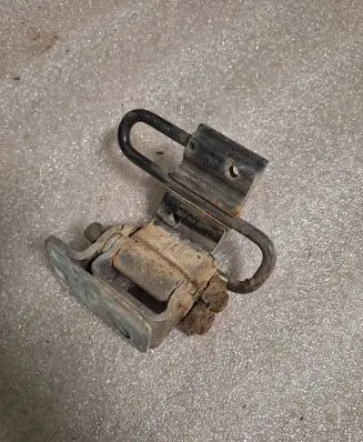 Audi A6 S6 C5 4B Rear door lower hinge 4B0833412E