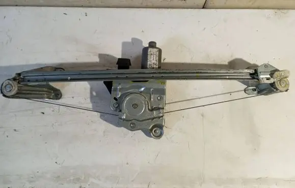 Opel Zafira B Rear door window regulator motor 13132232