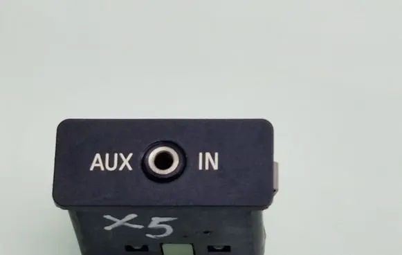 BMW X5 E70 AUX in-socket connector 61316986791