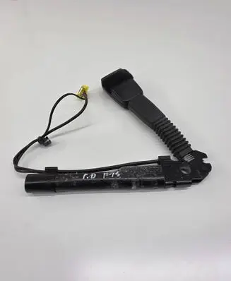 BMW 6 F12 F13 Front seatbelt buckle 7261946
