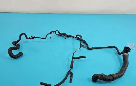 Engine coolant pipe/hose