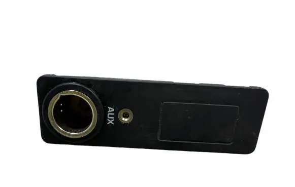 Jaguar XF X250 AUX in-socket connector 8X2319C166BA A2C53252705 CX2JA