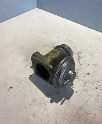 BMW 7 E65 E66 EGR valve 7804378