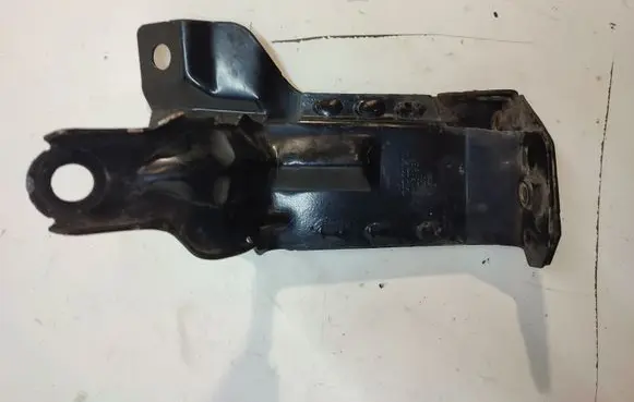 Volvo S60 Radiator mount bracket 31261931