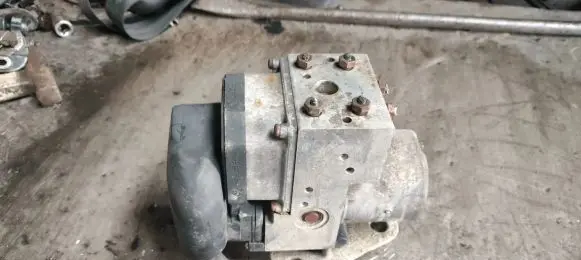 Mercedes-Benz Vito Viano W638 ABS Pump A0004461089 0265220490 0273004310