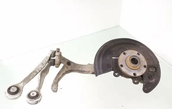 Volkswagen PASSAT B5.5 Front wheel hub spindle knuckle 8D0407258AR 3B0615312