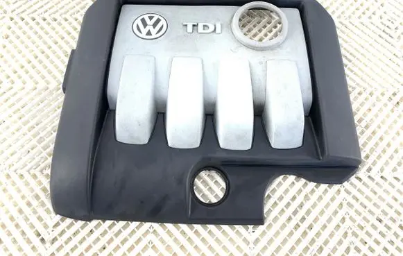 Volkswagen Golf V Engine cover (trim) 03G103925BR
