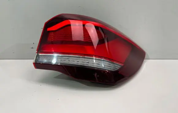 BMW X1 F48 F49 Rear/tail lights 7477714