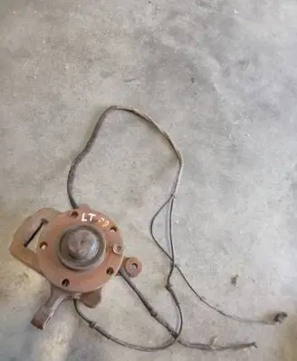Front wheel hub spindle knuckle