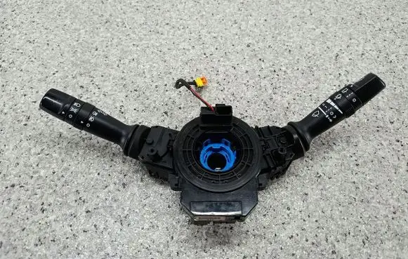 KIA Rio Wiper turn signal indicator stalk/switch