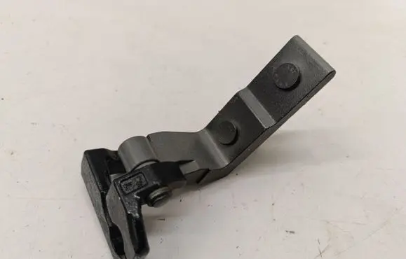 Mercedes-Benz EQE v295 Front door lower hinge 