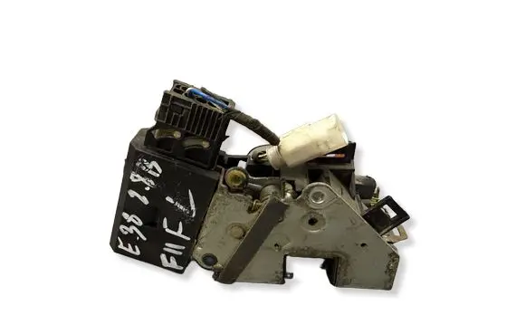BMW 7 E38 Front door lock 8352165