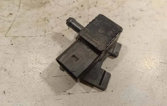 BMW 3 F30 F35 F31 Exhaust gas pressure sensor 7805152
