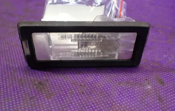 Renault Scenic III - Grand scenic III Number plate light 8200013577F