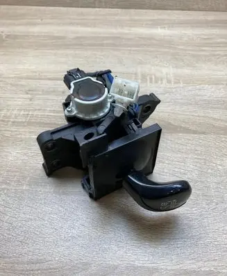 Toyota Prius (XW30) Gear shifter/selector 8945147060