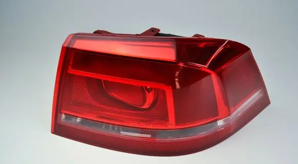 Volkswagen PASSAT B7 Rear/tail lights 3AE945096F