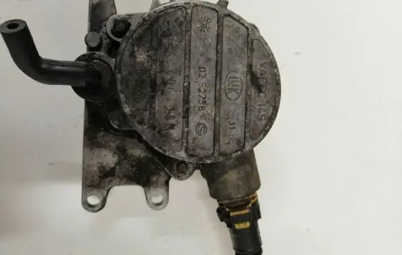 Opel Zafira A Vacuum pump 0252738