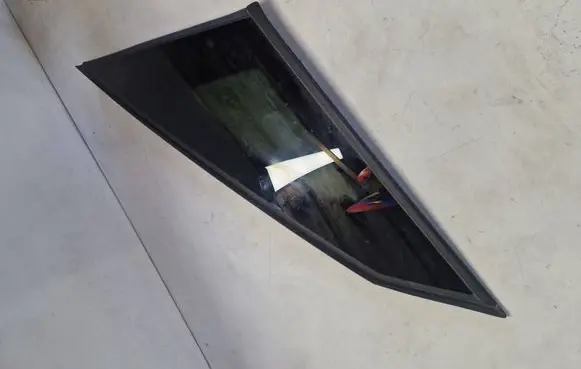 Citroen C4 III e-C4 Rear side window