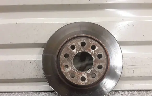 Volkswagen PASSAT B6 Rear brake disc 