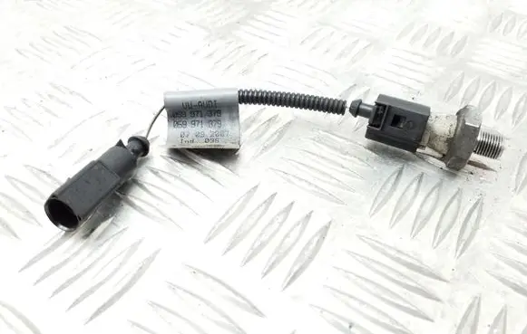 Audi A4 S4 B8 8K Oil pressure sensor 038919081G 059971379