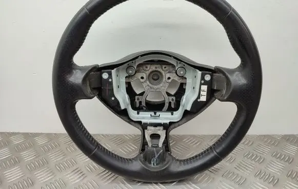 Nissan Juke I F15 Steering wheel